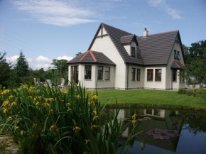 Гостиница Home Farm Bed and Breakfast  Мюир Оф Орд